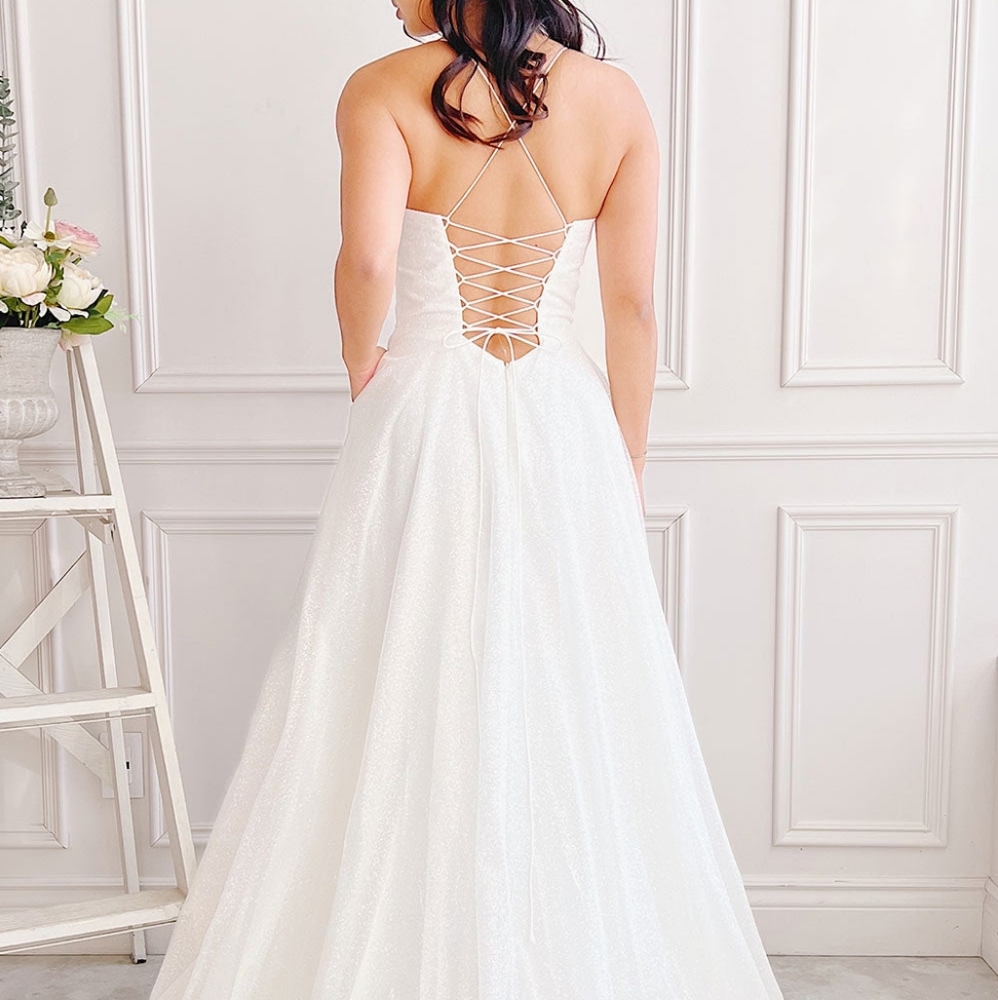 Beautiful Brand New Wedding Dress, NWT, Never worn